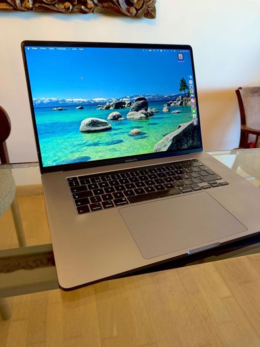 MacBook Pro 16” 2019 i9 2.4GHz / 32GB RAM / 1TB SSD / Radeon 5500M 8GB