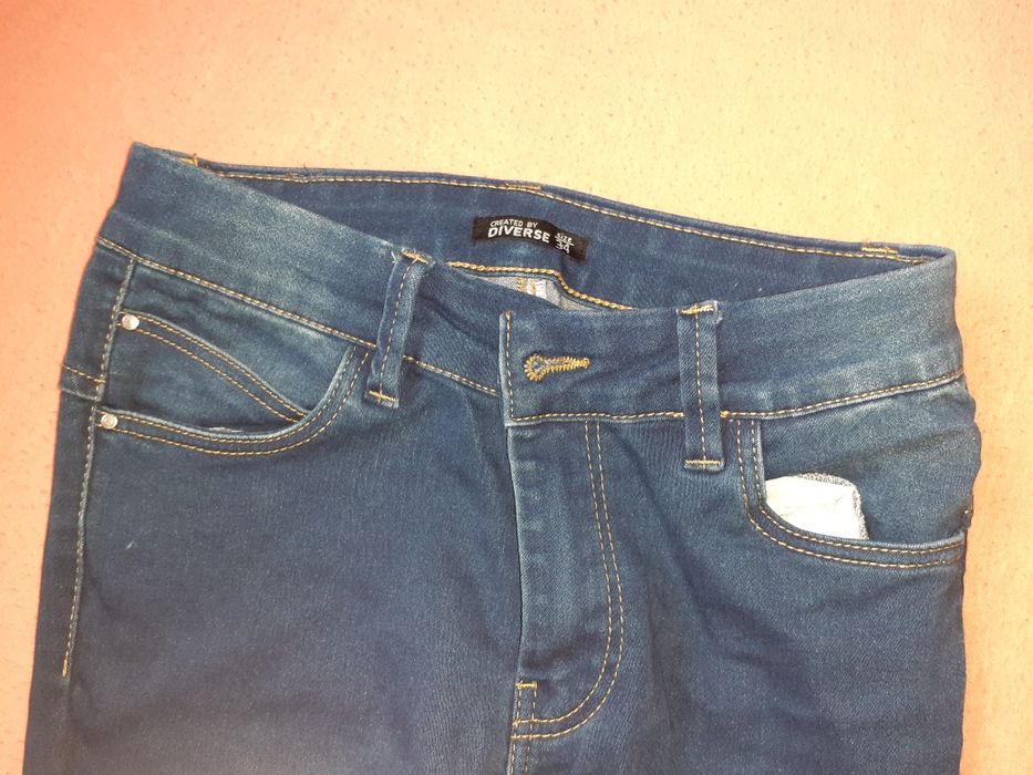 Jeansy diverse r. 34