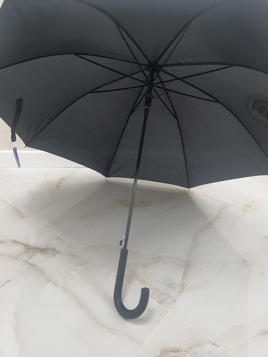 Продам черный зонт