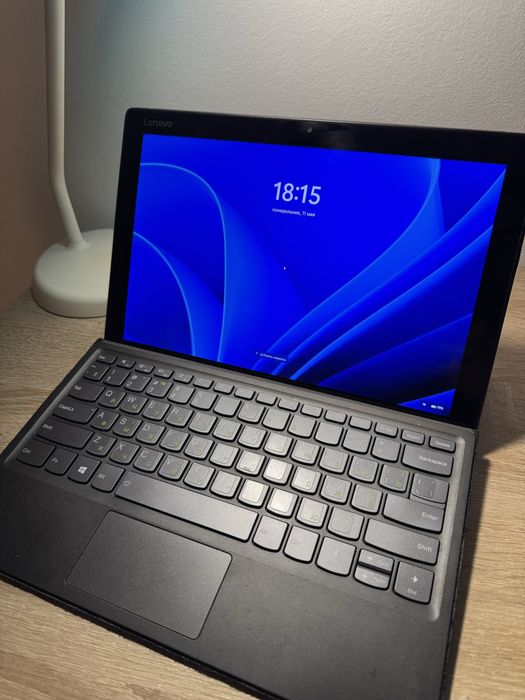 Portátil Lenovo Miix 520