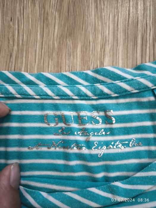 T-shirt damski Guess