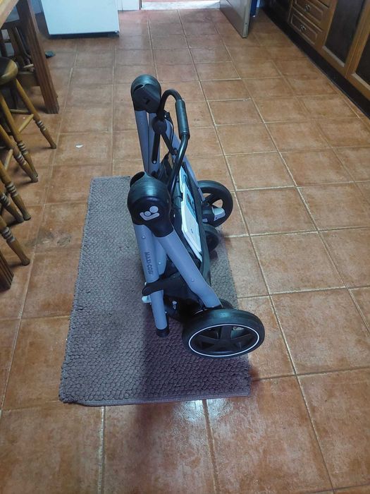 Carrinho de bebé completo