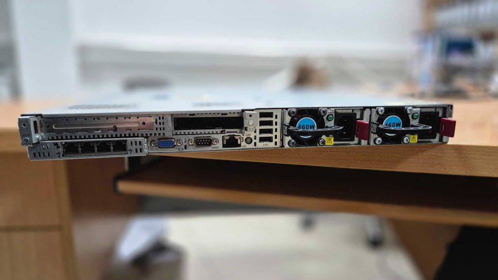 HP ProLiant DL360p Gen8: 2× Xeon E5-2667v2, 192GB RAM, 4×1TB SSD