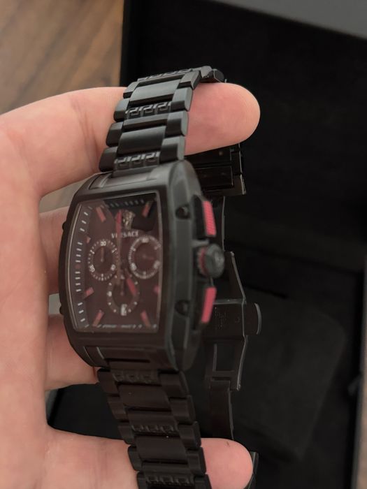 Годинник Versace