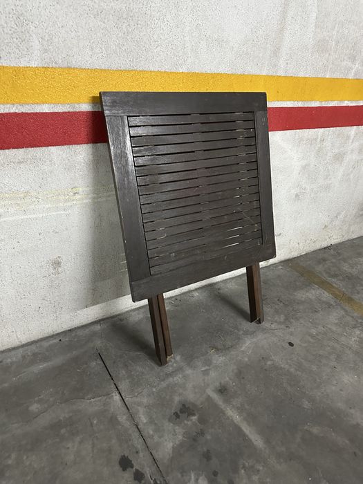 4 cadeiras + mesa desmontável