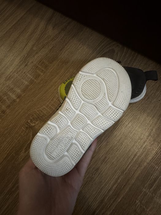 Дитячі кросівки, розмір 23