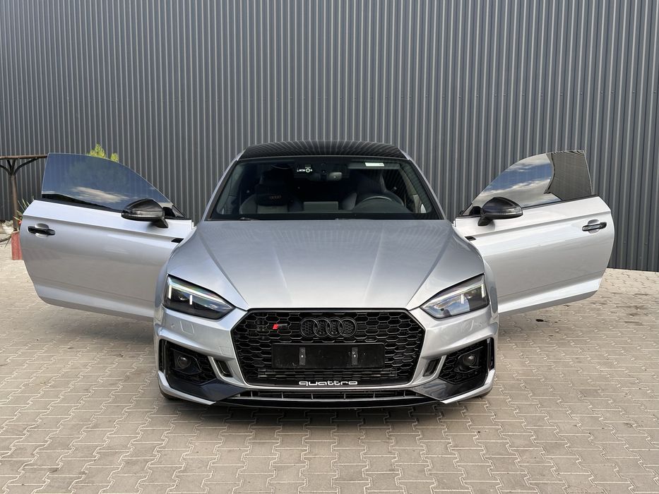 автомобіль Audi S5