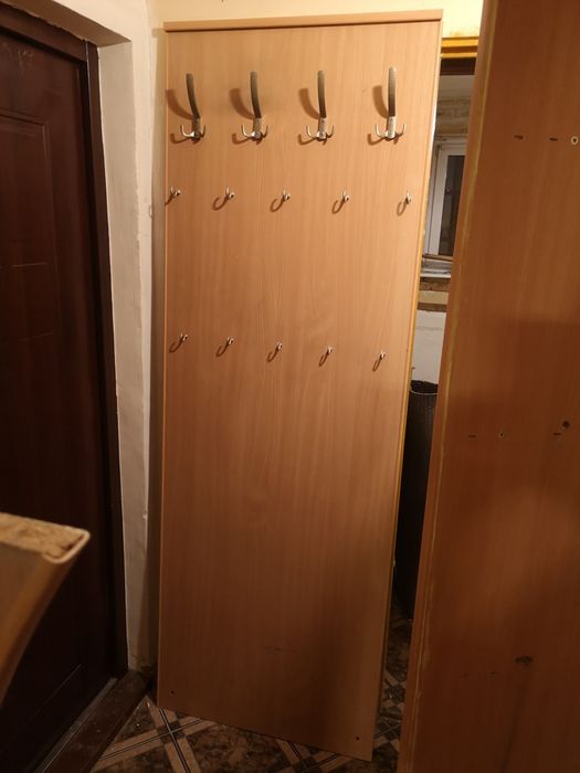 Poznań garderoba płyta garderobiana z wieszakami na ścianę na ubrania