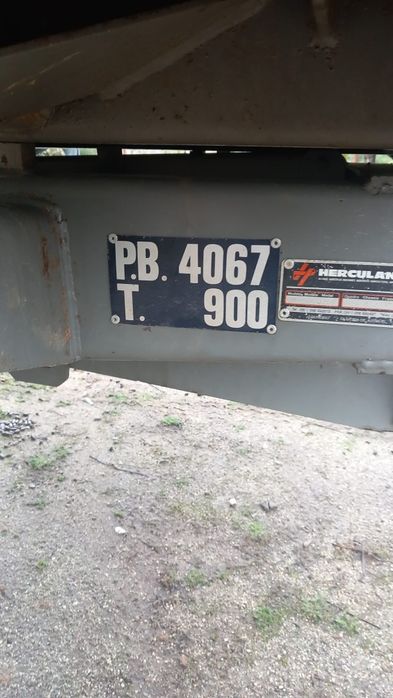 Vendo reboque semi-novo