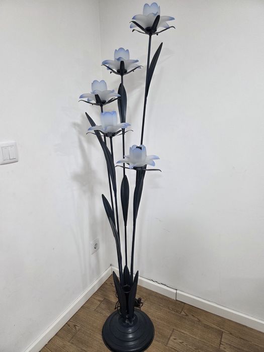 Candeeiro de pé azul