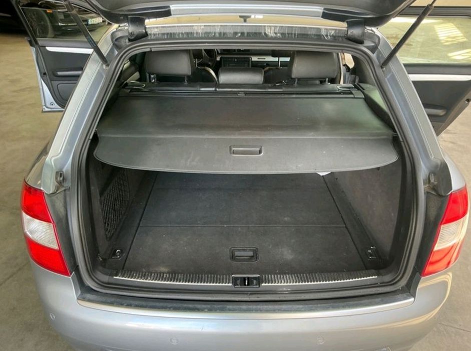 Audi A4 3.0 V6 220CV S-Line 4x4 viatura Rara, GPS, Caixa Automática patilhas no volante, Full Extras. Aceita-se troca por mota (Leia toda a Descrição)