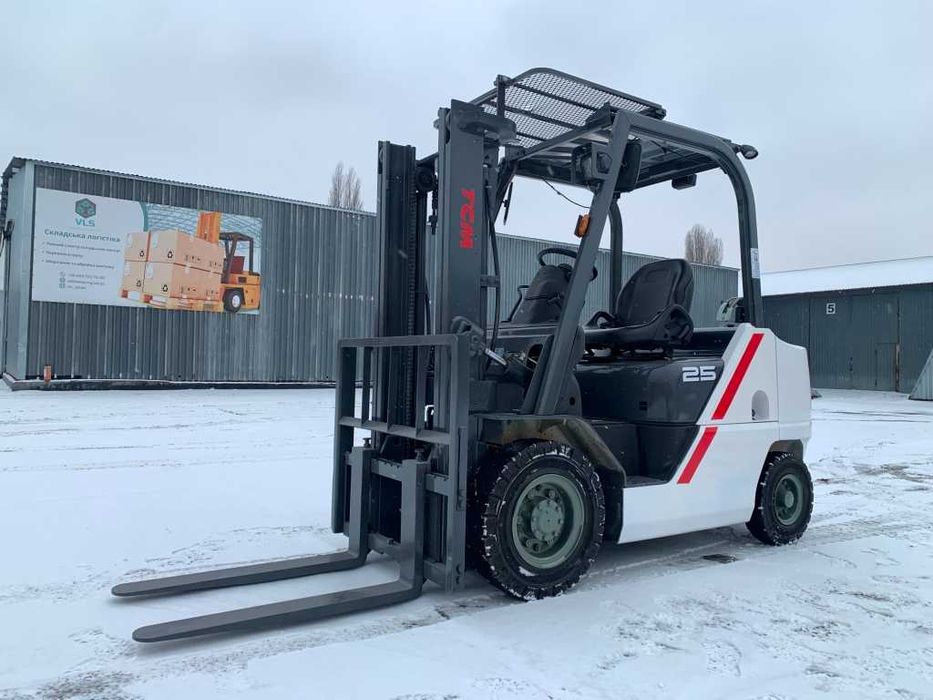 Вилочний автонавантажувач TCM (Nissan), напрацювання 5045 мотогодин.