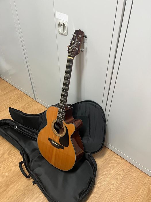 Guitarra Takamine GN30CE