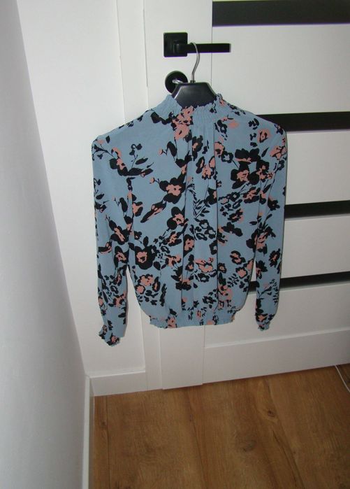 Elegancka bluzka dla kobiety roz S jak nowa