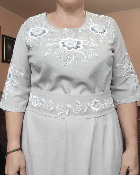 НОВЕ. Вишите плаття бісером,