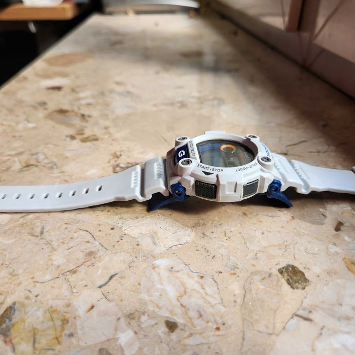 Zegarek Męski G-SHOCK Casio Cool Wave Kolor biały wpadający w szary