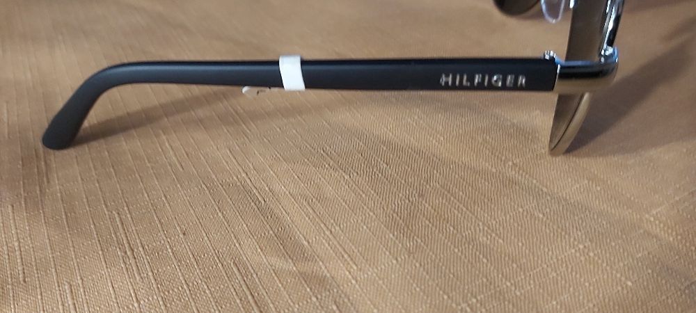 Tommy Hilfiger OM 610 kultowe okulary przeciwsłoneczne