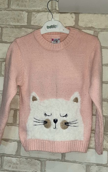 Свитер на девочку 4-5лет