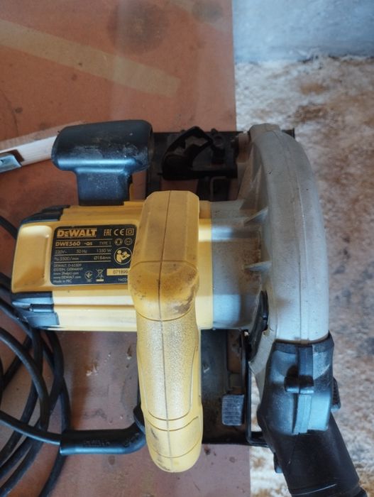 Пила дискова DeWalt 560