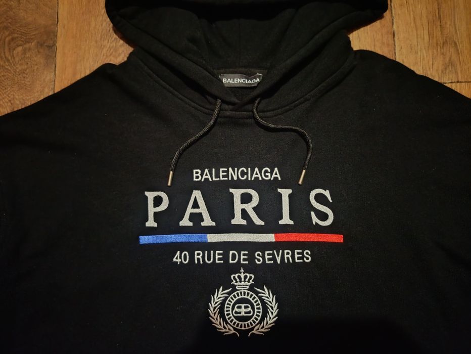 Худи   BALENCIAGA Paris.