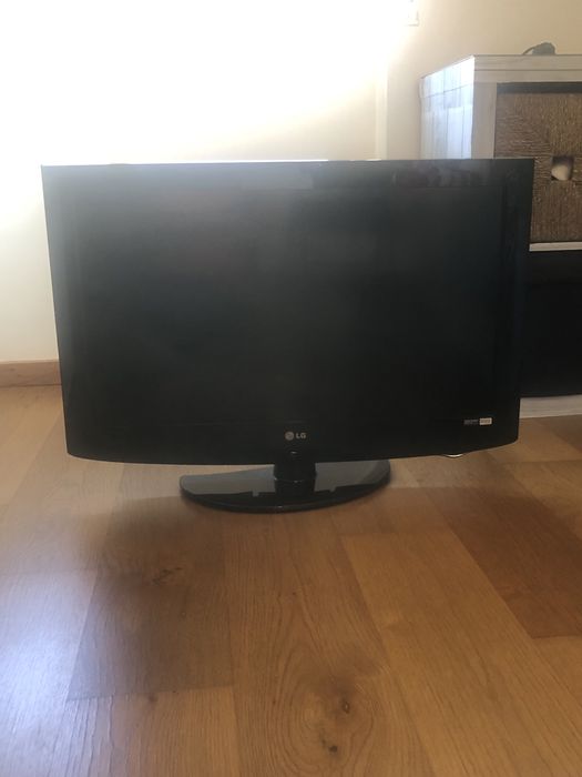 TV LG 32” (81 cm)
