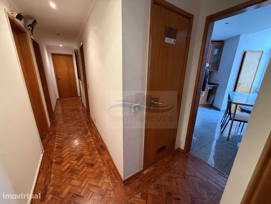 Apartamento T3 com 2 Casas de Banho e Excelente Luminosidade | Conf... — Venteira, Lisboa