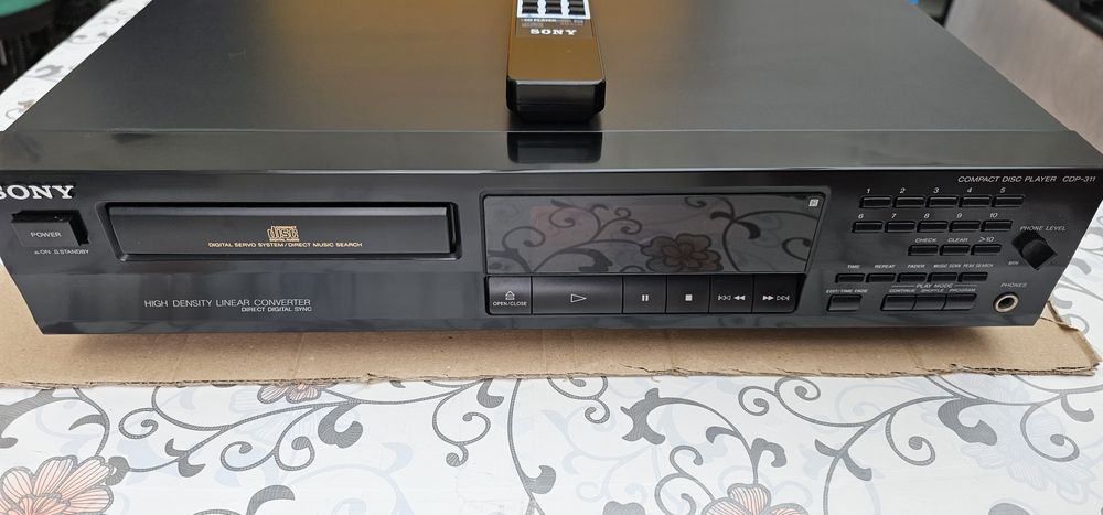 Sony Leitor CDP 311 com comando.