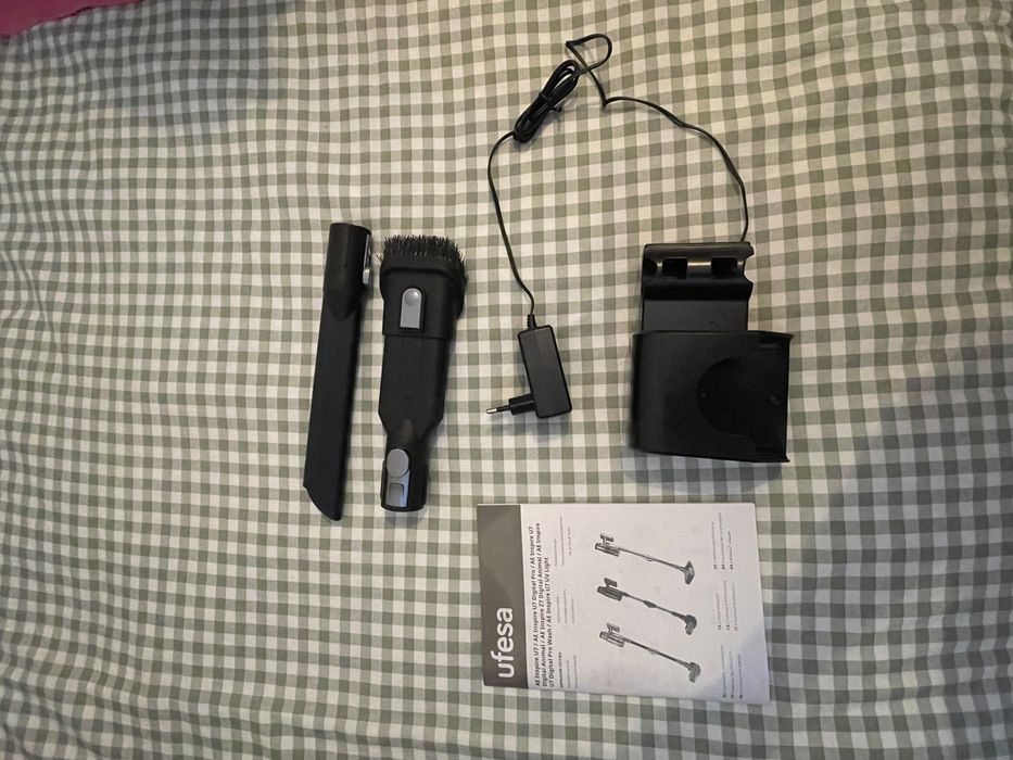 Aspirador Vertical Ufesa Inspire U7 Digital