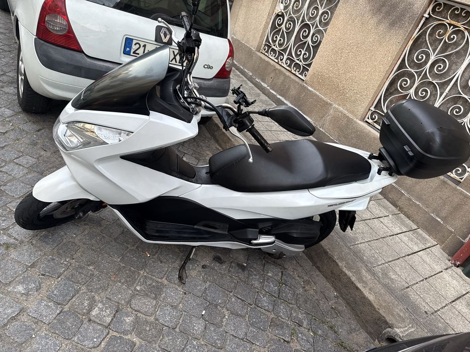 Honda PCX 125 (2018 Registered) - 72,000 km Milage
