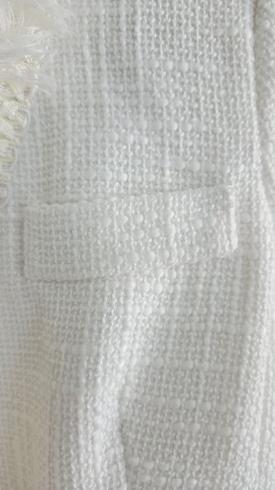 Biała kremowa marynarka z frędzlami guziki perły elegancka classic