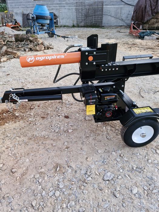 Aluguer de Rachador de Lenha a Gasóleo – 100€/dia
Aluguer de Rachador