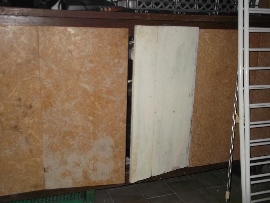 movel com portas em marmore para restauro