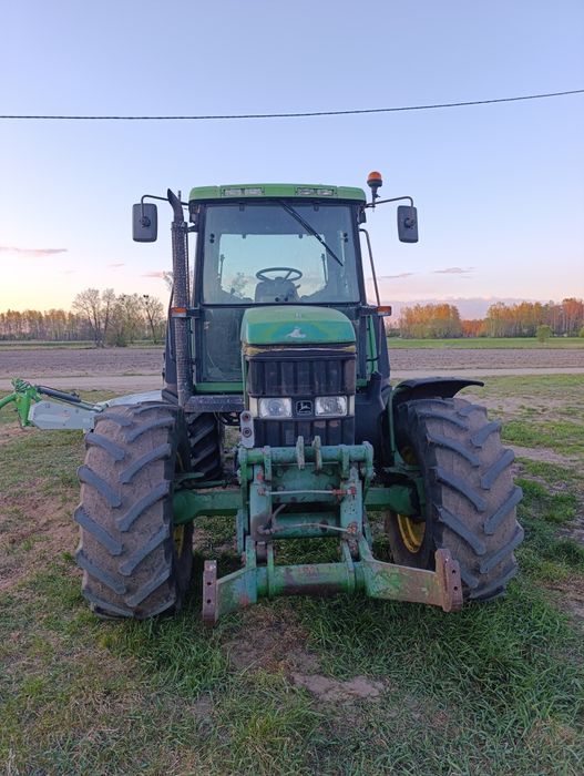 John Deere 6600.