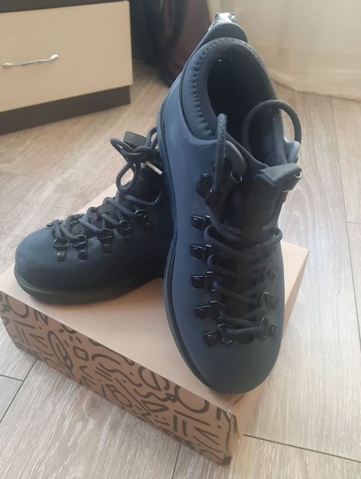 Речі(рюкзаки,куртки)