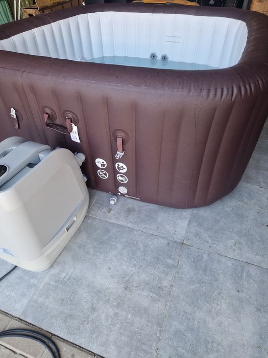 Jacuzzi  Bestway Maldives HydroJet Pro SPA dla 5-7osób 2