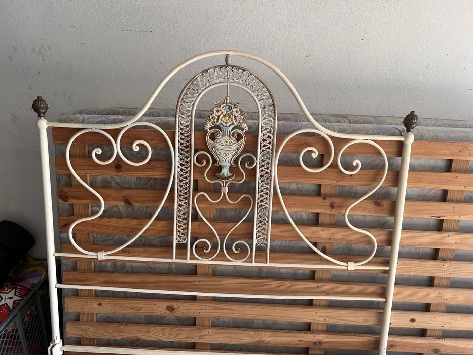 Camas de ferro antigas