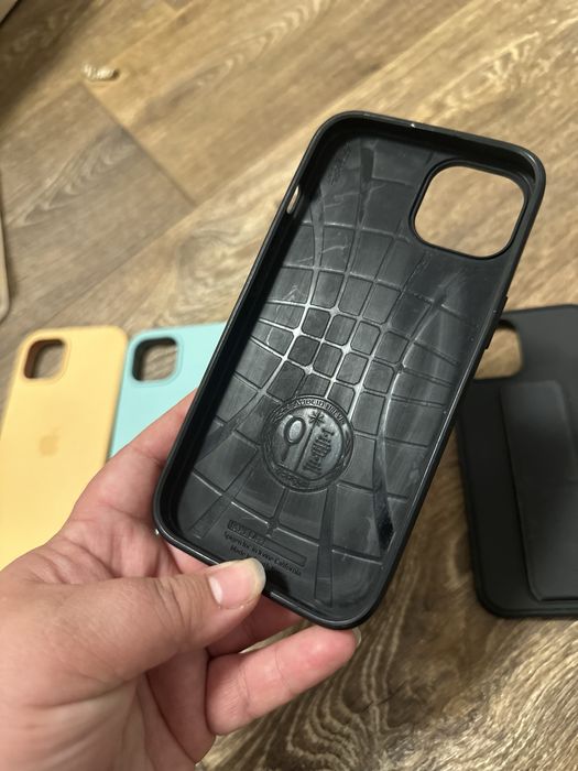 Чохли на iPhone13