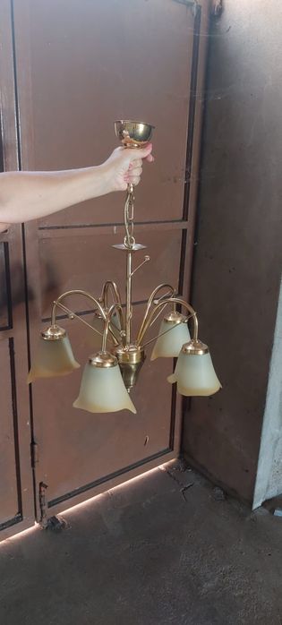 Candeiro teto dourado