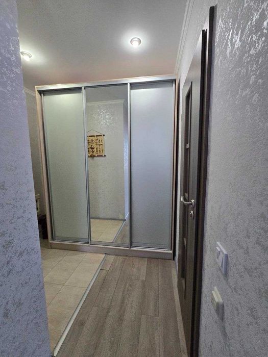 Простора 1 кімнатна квартира Райдужний, Таїрова.