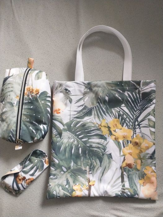 Duża kosmetyczka wodoodporna  Handmade. Prezent. Monstera