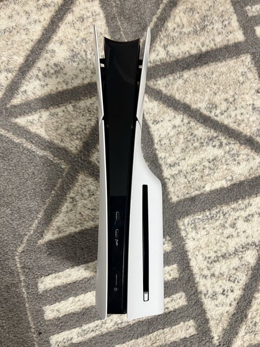 Ігрова приставка Sony Playstation 5, 1 TB памʼяті з дисководом