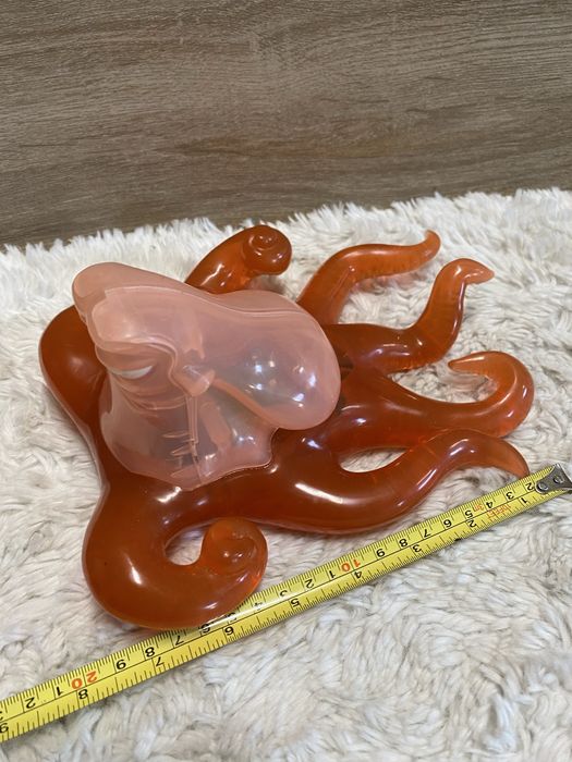 figurka Hanka, septopusa z filmu Disneya i Pixara