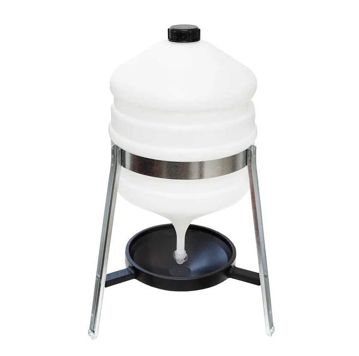 Poidło z zasobnikiem 30 litrów dla drobiu na nóżkach - plastikowe