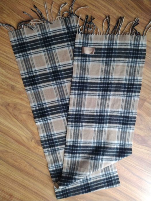 Szalik kaszmirowy (60% cashmere, 40% żywa wełna)
