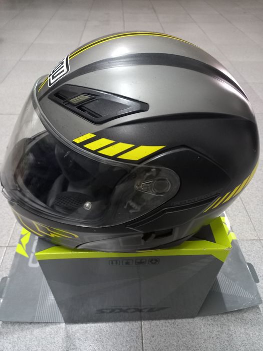 Capacetes  2 usados AGV e LC2