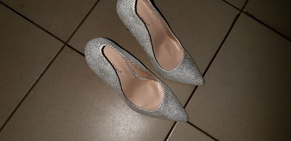 Продаются новые туфли