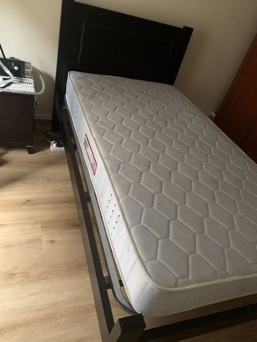 Cama com colchão
