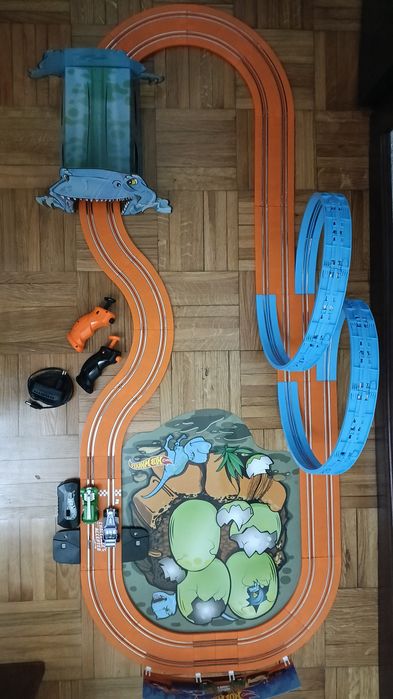 Pista Hotwheels (Dino)