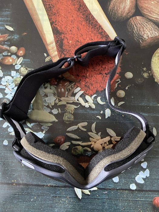 Горнолыжная маска .