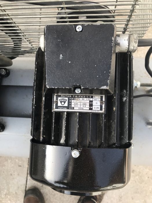 Vendo compressor 200L trifasico